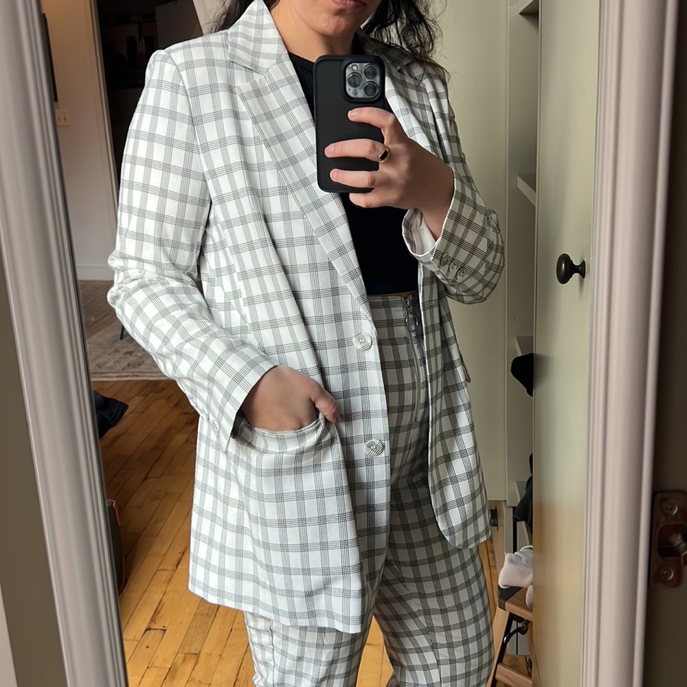 Danielle Bernstein White Patterned Blazer - image 1